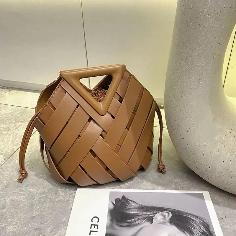 Trendy Vegan Leather Woven Tot – обзор и цена Women'S Accessories Handbags