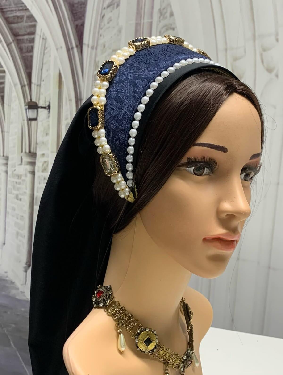 Vintage Women French Tudor Que – обзор и цена Women'S Vintage Accessories